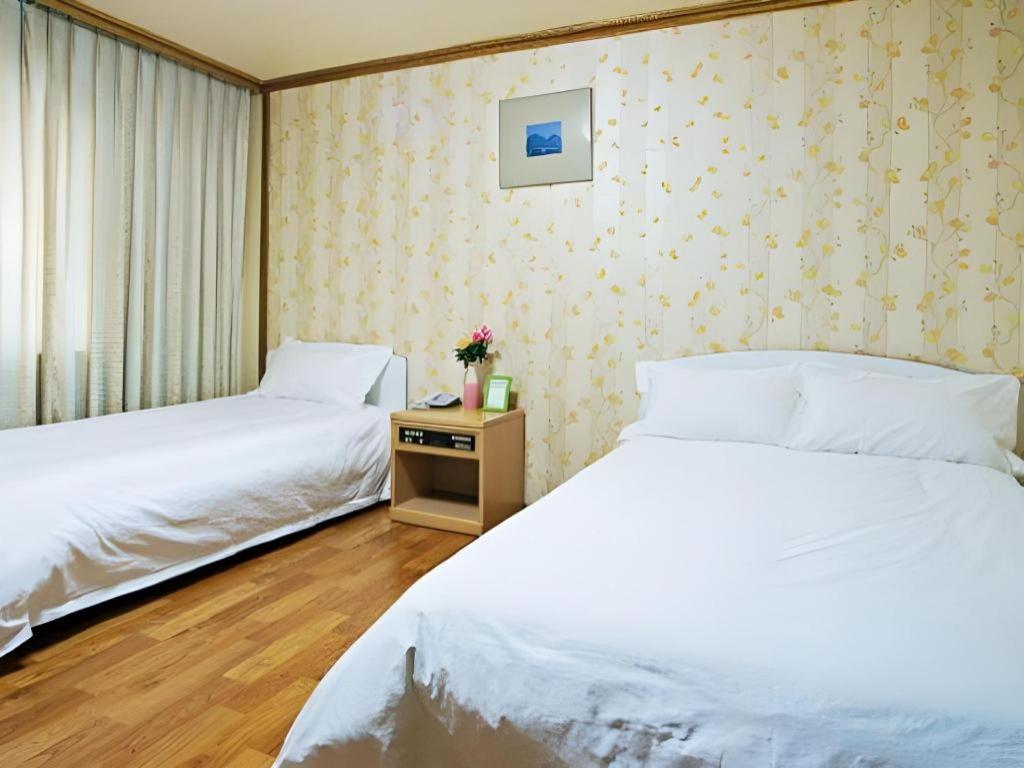 Emerald Hotel 제주 외부 사진