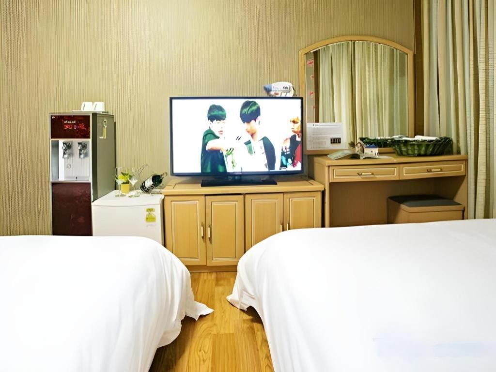 Emerald Hotel 제주 외부 사진