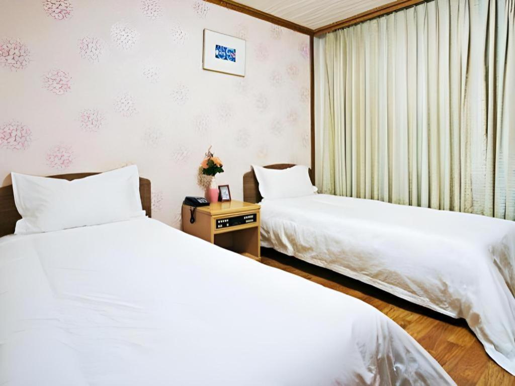 Emerald Hotel 제주 외부 사진