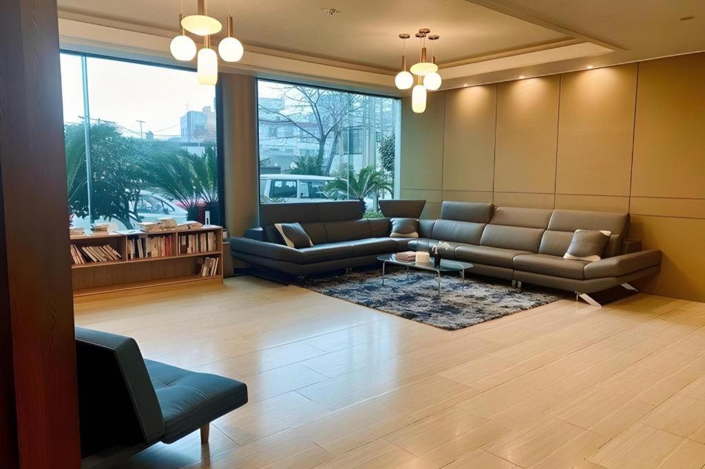 Emerald Hotel 제주 외부 사진