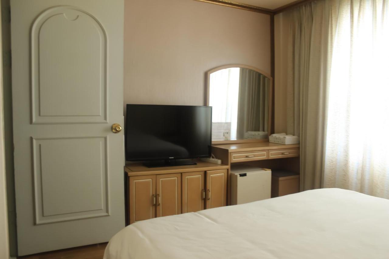 Emerald Hotel 제주 외부 사진