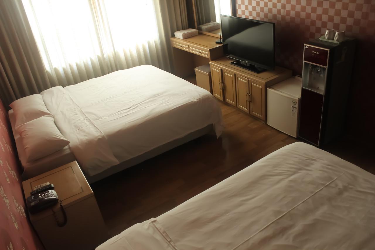 Emerald Hotel 제주 외부 사진
