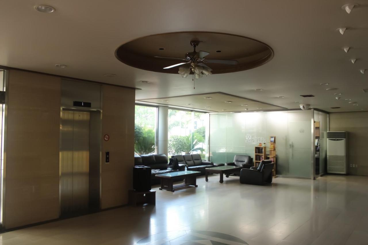 Emerald Hotel 제주 외부 사진