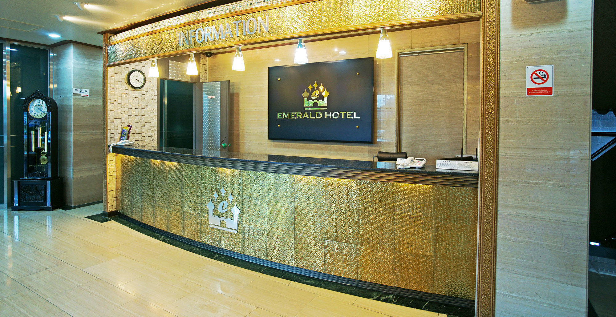 Emerald Hotel 제주 외부 사진